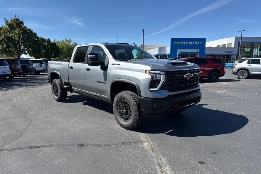 2026 Chevrolet Silverado 2500HD ZR2 photo 1