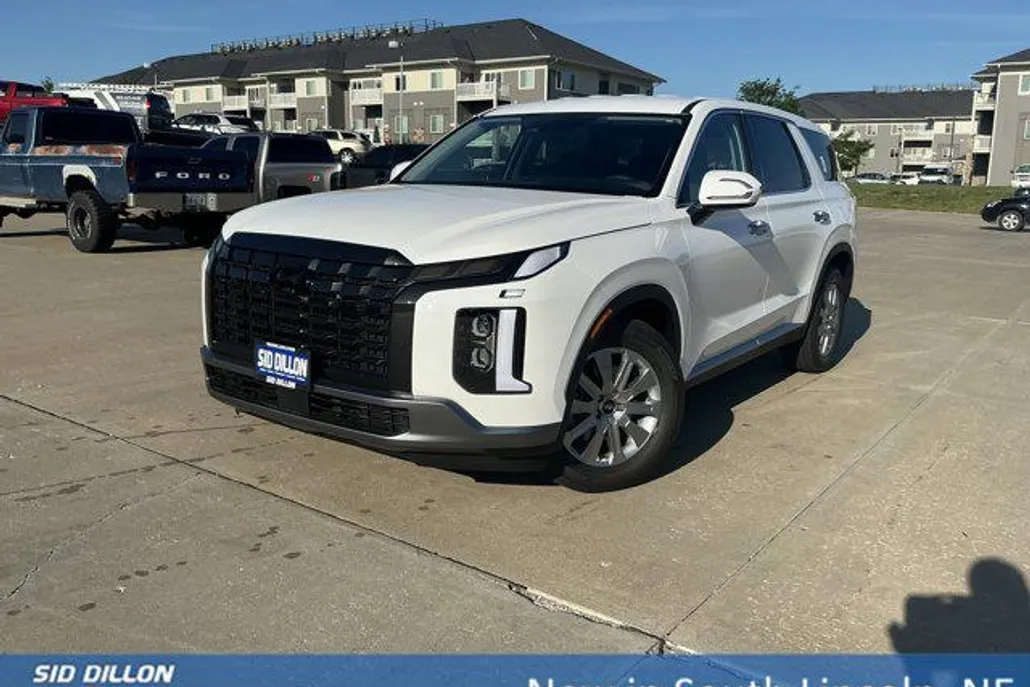 2025 Hyundai Palisade SE photo 1