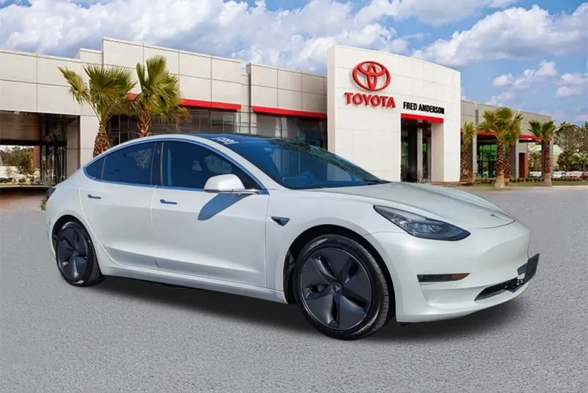 2018 Tesla Model 3 Long Range photo 1