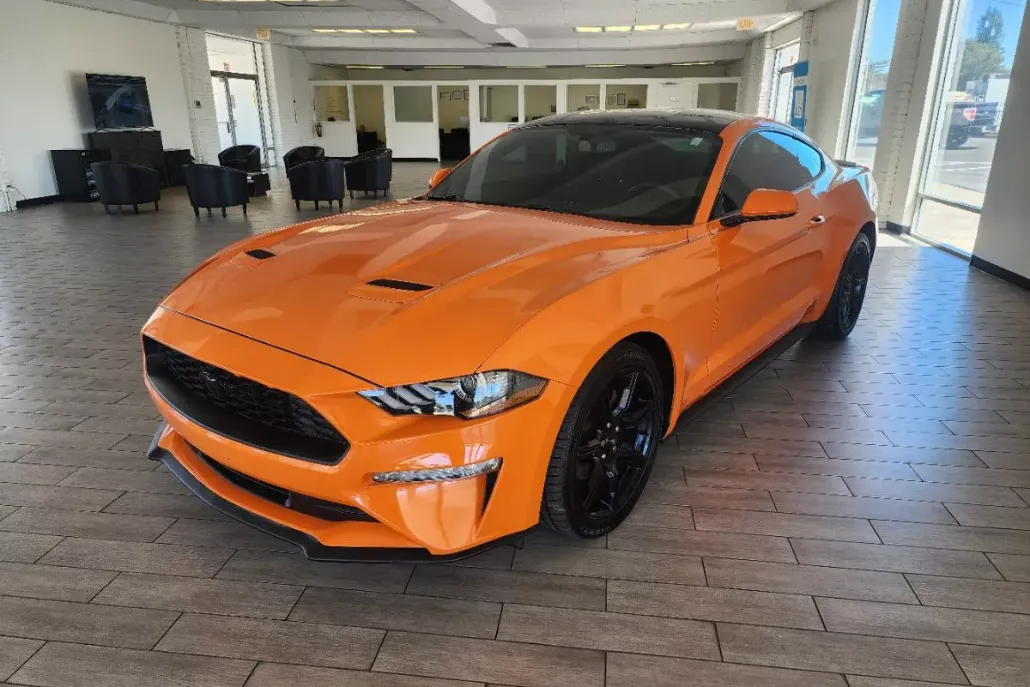 2020 Ford Mustang EcoBoost photo 1