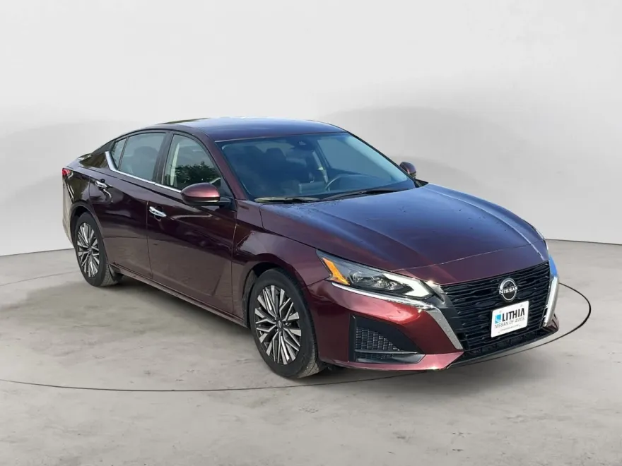 2023 Nissan Altima 2.5 SV photo 1