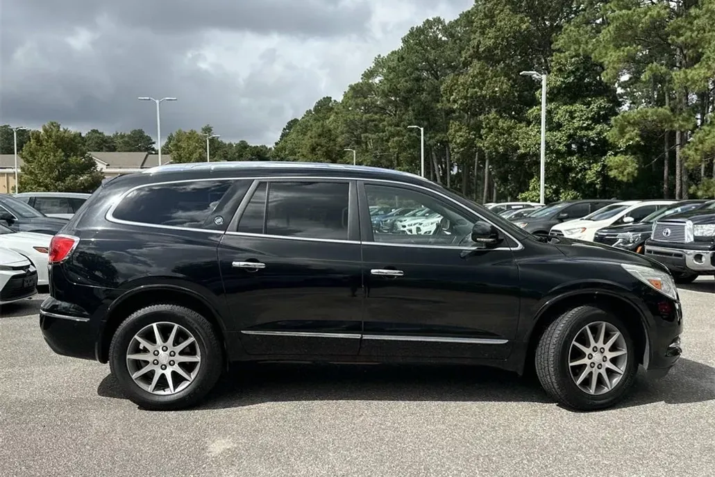 2017 Buick Enclave Leather photo 1