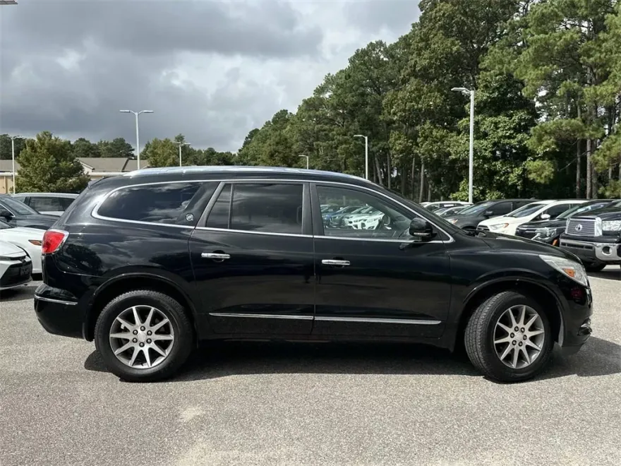 2017 Buick Enclave Leather photo 1