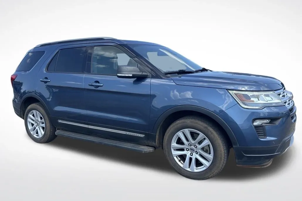 2019 Ford Explorer XLT photo 1