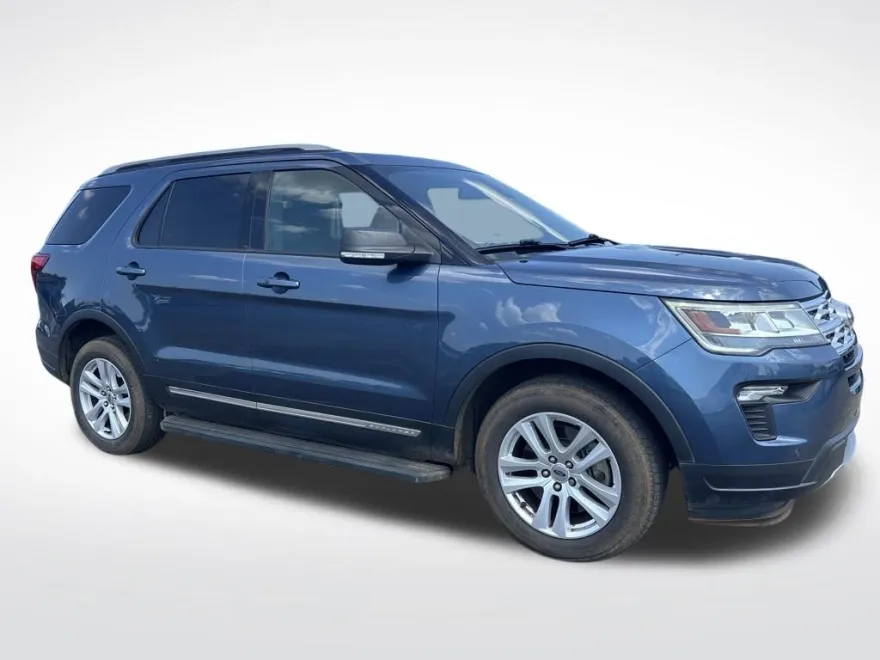 2019 Ford Explorer XLT photo 1