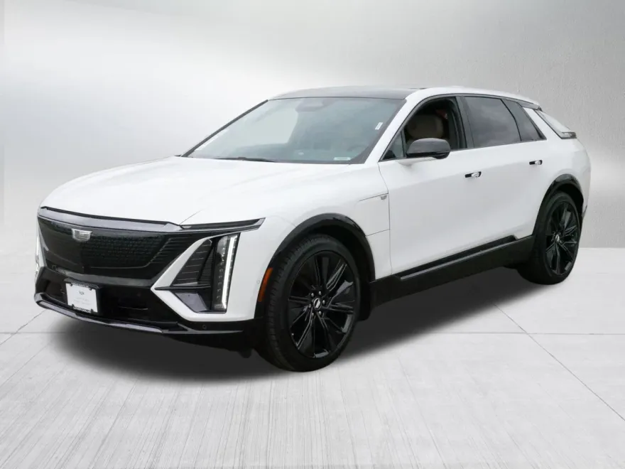 2024 Cadillac Lyriq Sport photo 1