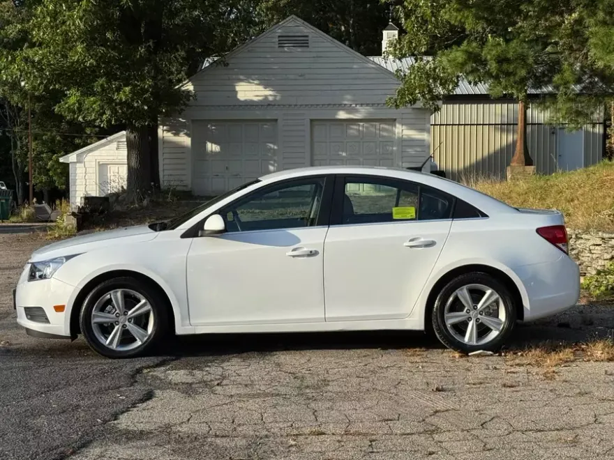 2012 Chevrolet Cruze LT photo 1