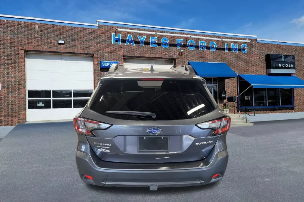 2025 Subaru Outback Premium photo 1