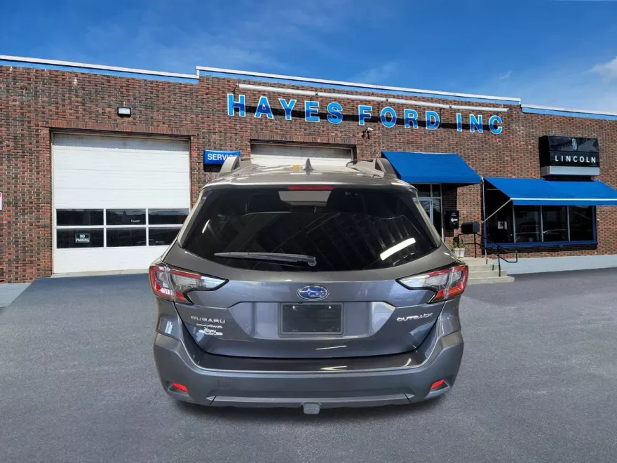2025 Subaru Outback Premium photo 1