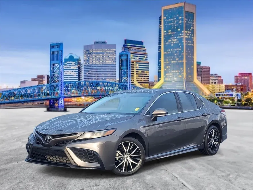 2024 Toyota Camry SE photo 1