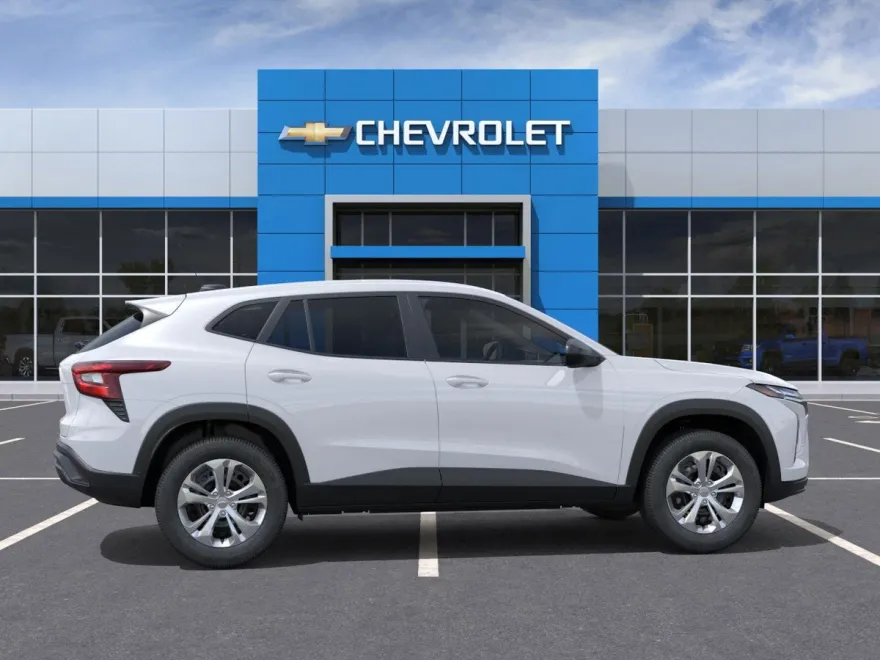 2026 Chevrolet Trax LS photo 1
