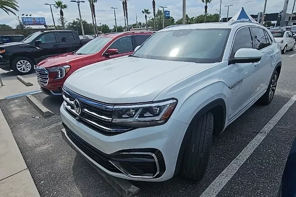 2022 Volkswagen Atlas Cross Sport V6 SEL Premium R-Line photo 1