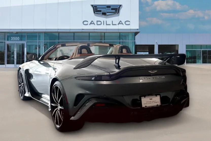 2023 Aston Martin V12 Vantage photo 1