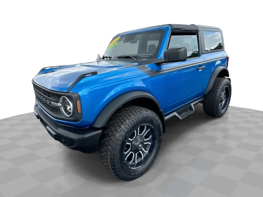 2022 Ford Bronco Base photo 1