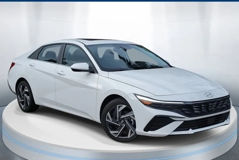 2025 Hyundai Elantra SEL Convenience photo 1