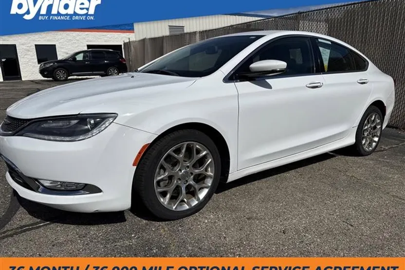 2015 Chrysler 200 C photo 1