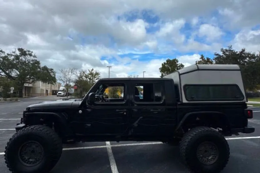 2020 Jeep Gladiator Sport photo 1