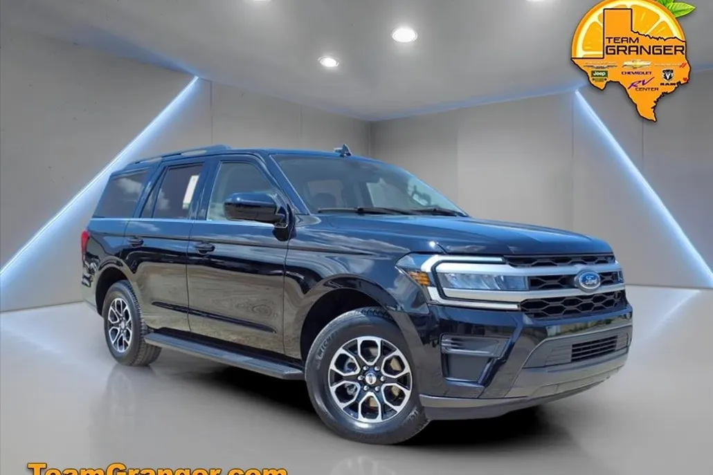 2024 Ford Expedition XLT photo 1
