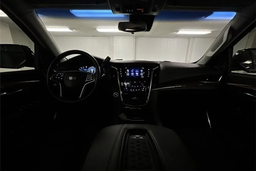 2017 Cadillac Escalade Premium Luxury photo 1