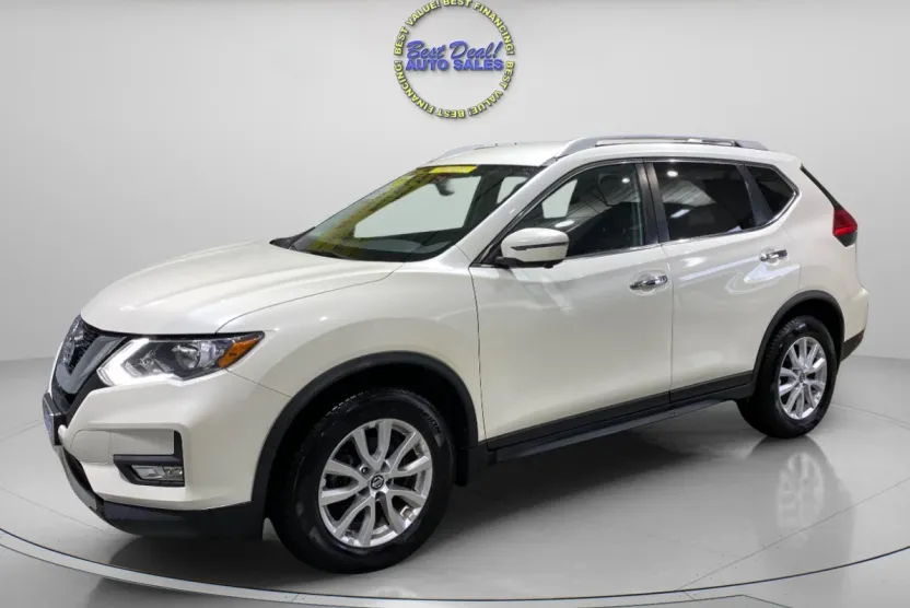 2017 Nissan Rogue SV AWD photo 1