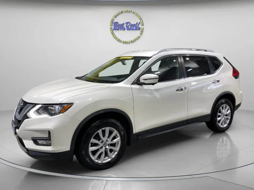 2017 Nissan Rogue SV AWD photo 1