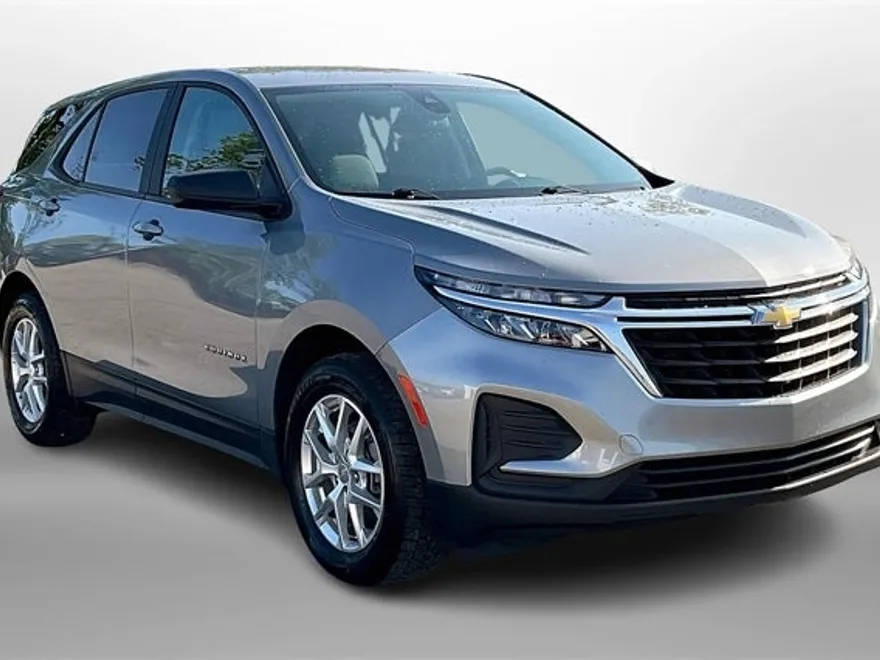 2024 Chevrolet Equinox LS photo 1