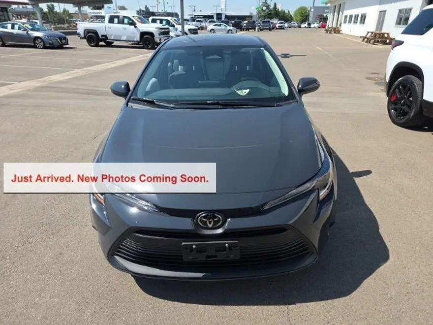 2025 Toyota Corolla LE photo 1