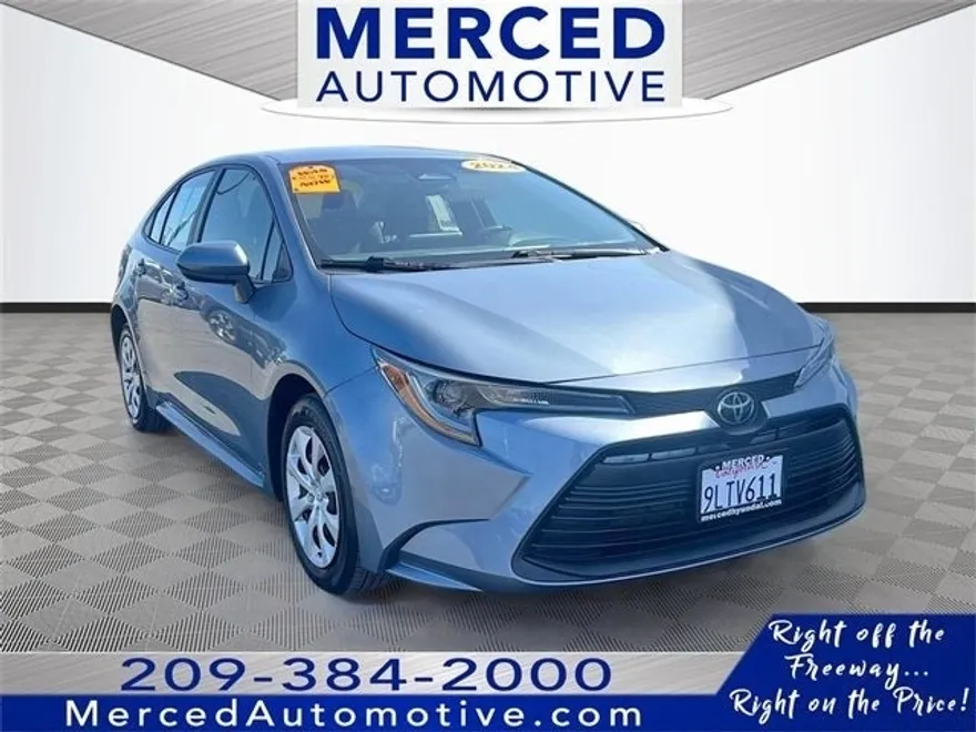 2024 Toyota Corolla LE photo 1