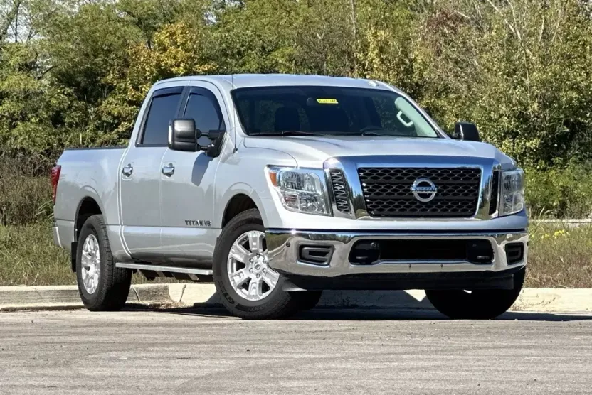 2018 Nissan Titan SV photo 1