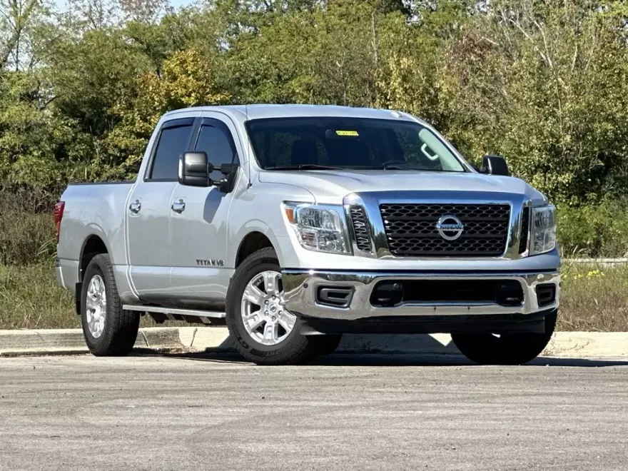 2018 Nissan Titan SV photo 1