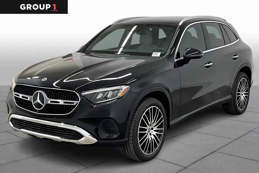 2025 Mercedes Benz GLC 300 photo 1