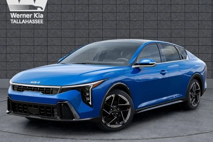 2025 Kia K4 GT-Line photo 1