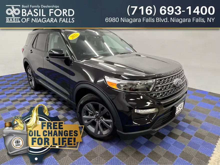 2022 Ford Explorer XLT photo 1
