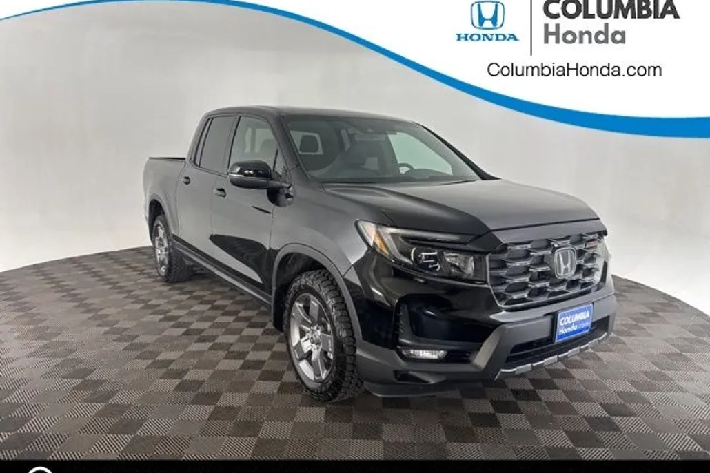 2025 Honda Ridgeline TrailSport photo 1