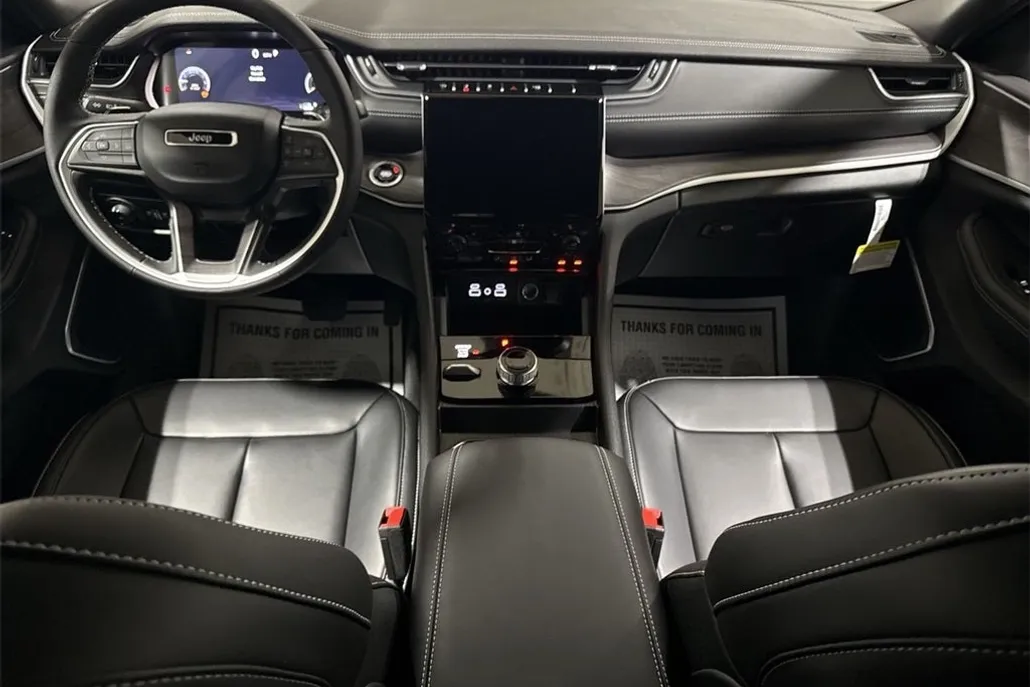 2025 Jeep Grand Cherokee Limited photo 1