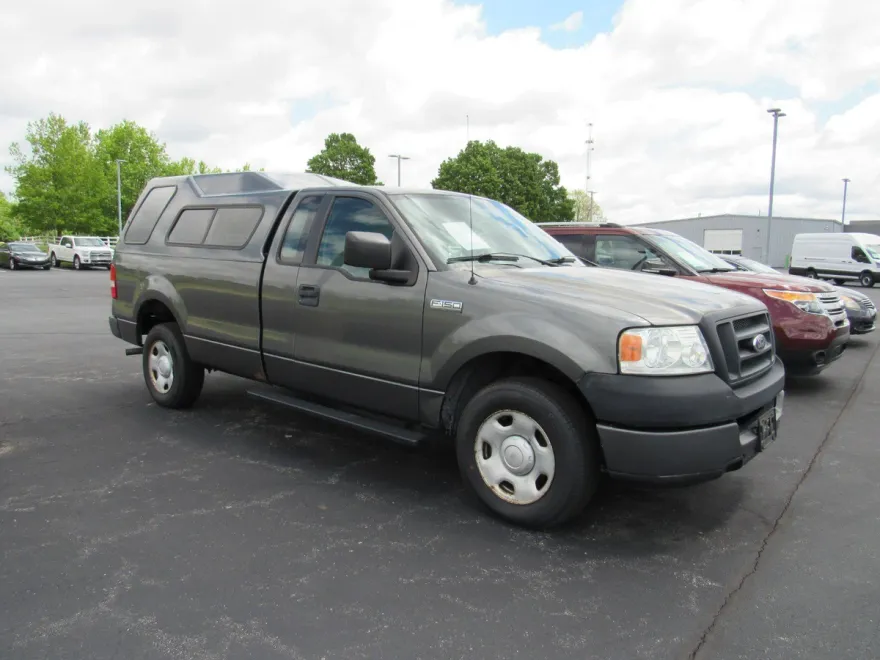 2005 Ford F-150 XL photo 1