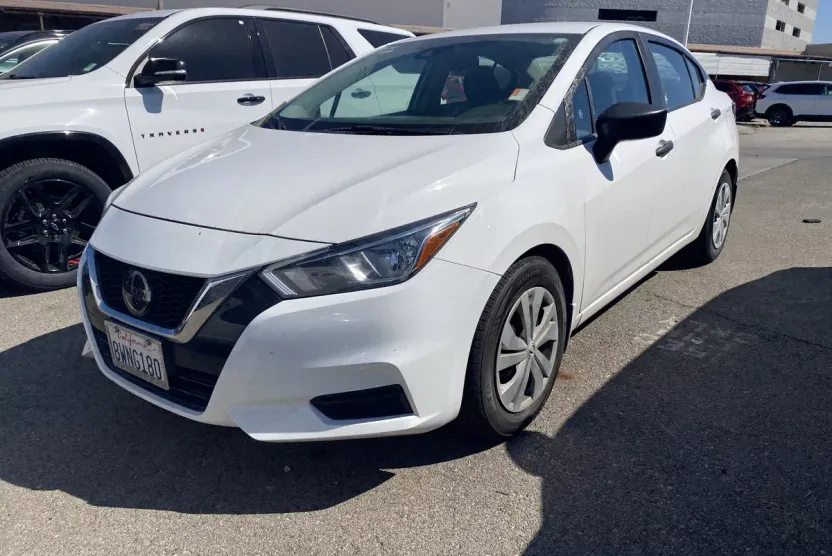 2021 Nissan Versa 1.6 S photo 1