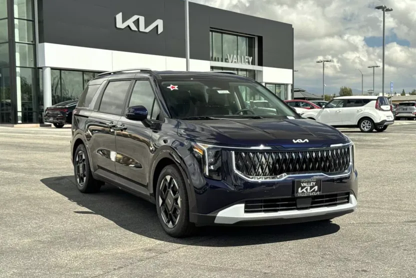 2026 Kia Carnival EX photo 1