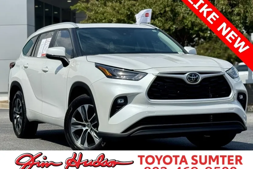 2025 Toyota Highlander XLE photo 1