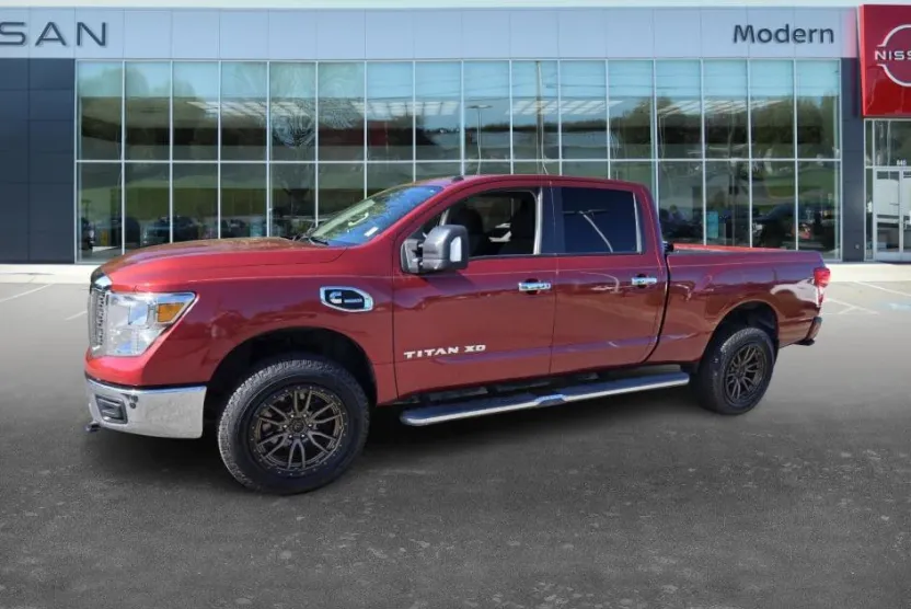 2019 Nissan Titan SV photo 1