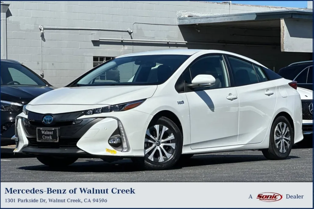 2021 Toyota Prius Prime Limited photo 1