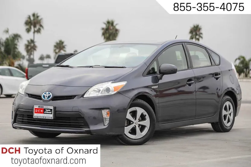 2013 Toyota Prius Four photo 1