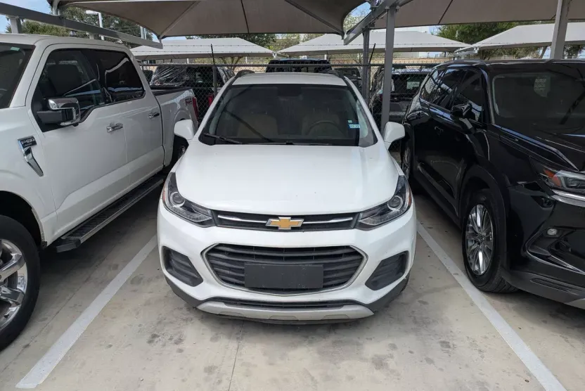 2020 Chevrolet Trax LT photo 1