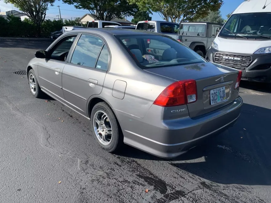 2005 Honda Civic LX photo 1