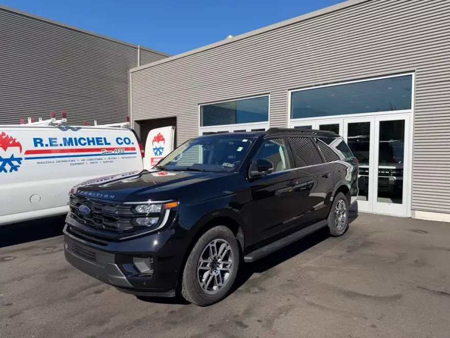 2025 Ford Expedition MAX photo 1