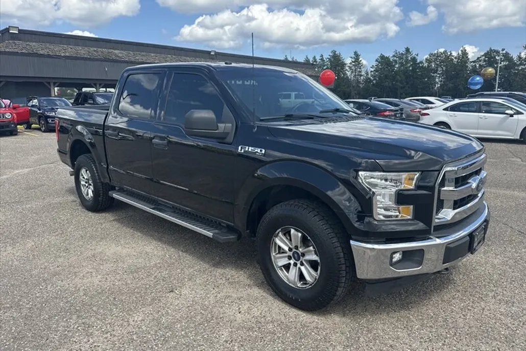 2017 Ford F-150 XLT photo 1