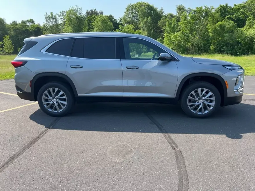 2025 Buick Enclave Preferred photo 1