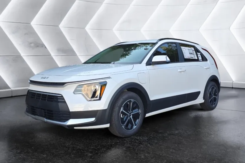 2025 Kia Niro Plug-In Hybrid EX photo 1