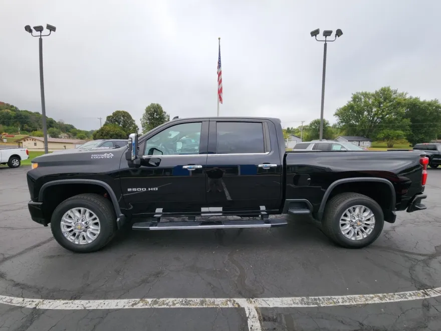 2022 Chevrolet Silverado 2500HD High Country photo 1