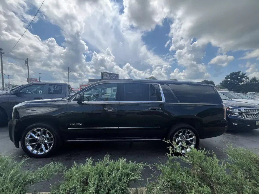 2019 Gmc Yukon XL Denali photo 1